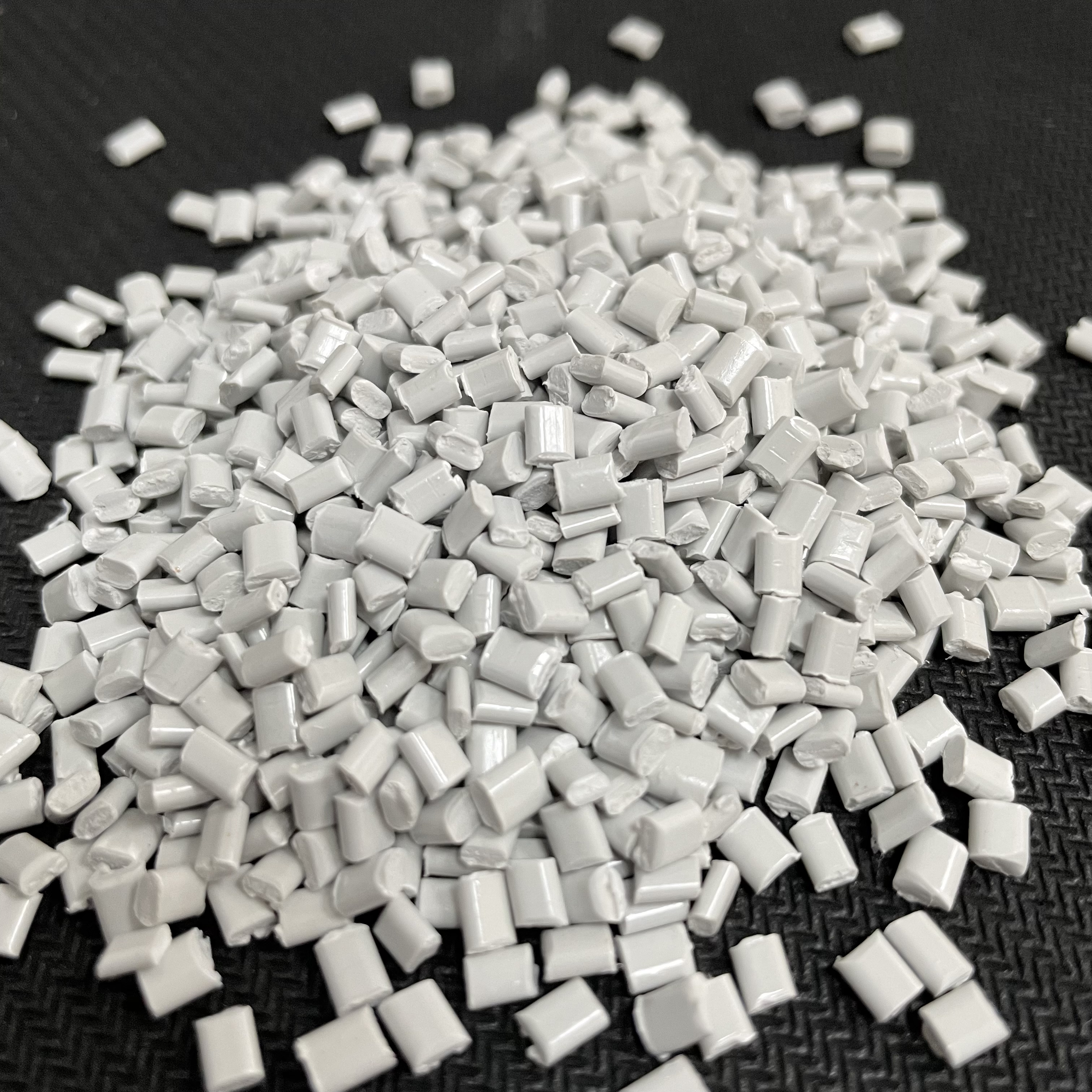 丙烯腈-丁二烯-苯乙烯 (ABS)