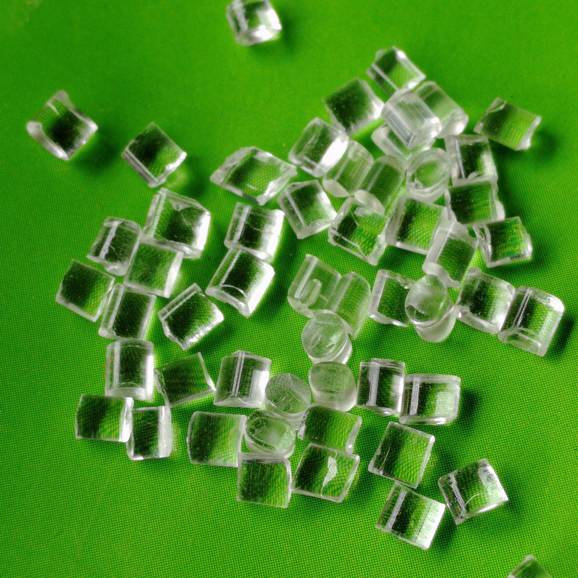 聚甲基丙烯酸甲酯 (PMMA)